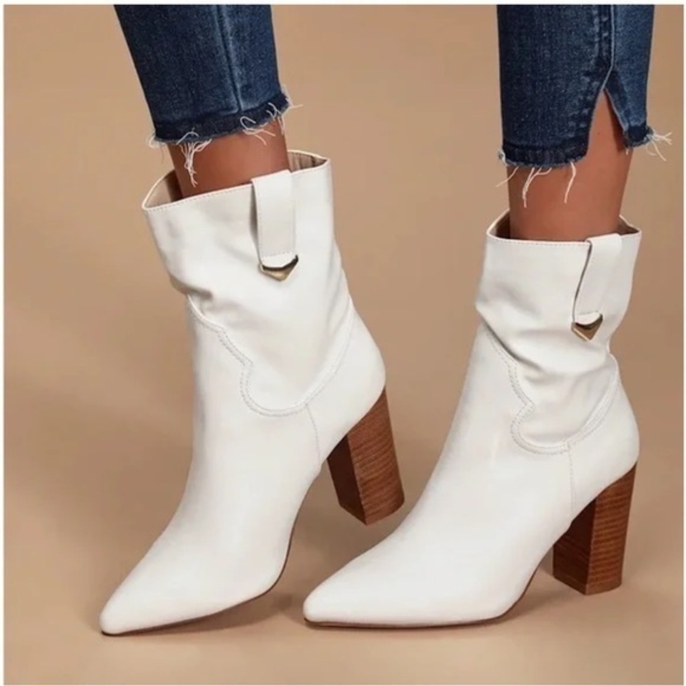 NIB Lulus Taryne White Pointed-Toe Booties